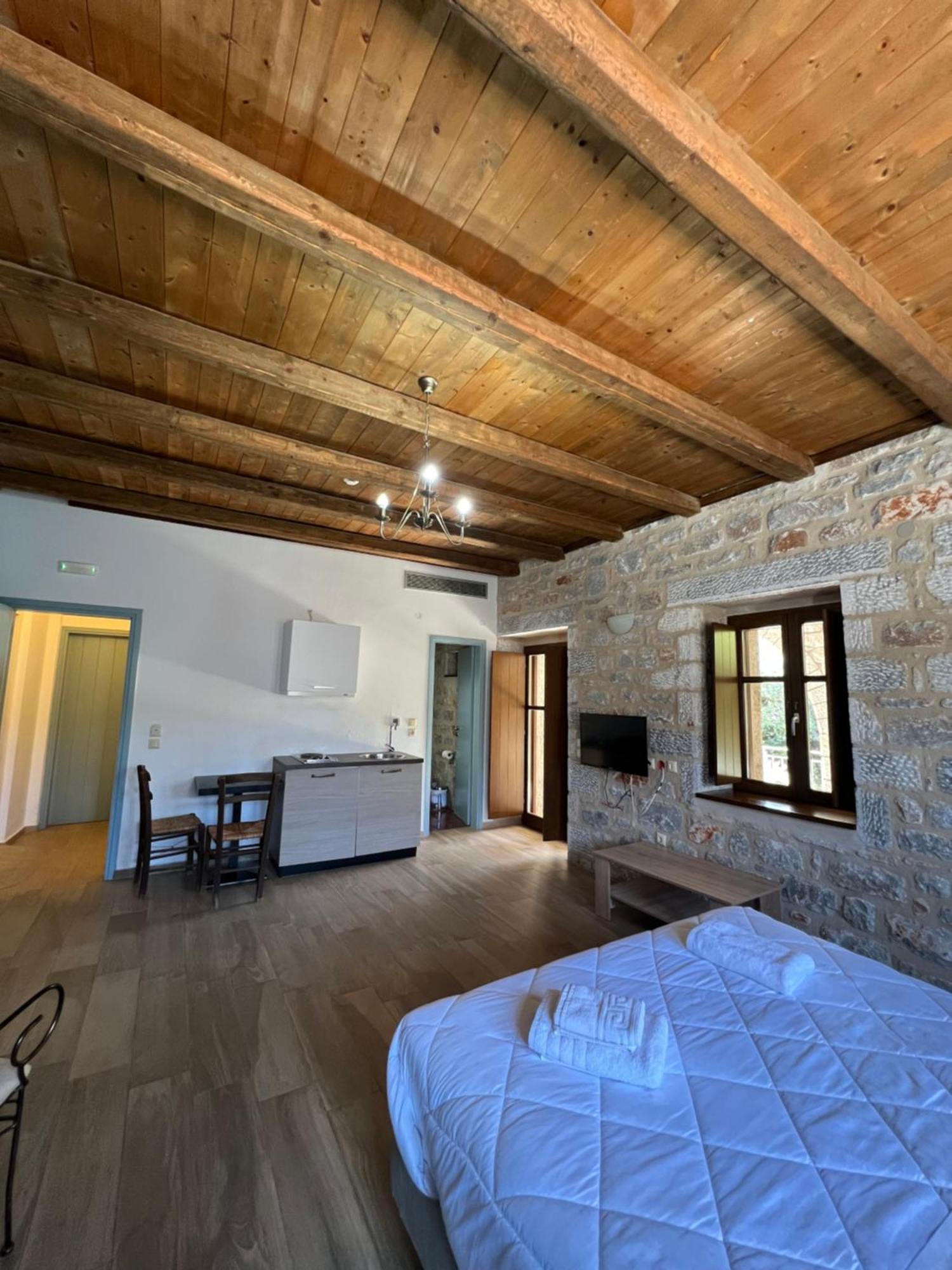 Koukouri Suites Areopoli Exterior foto